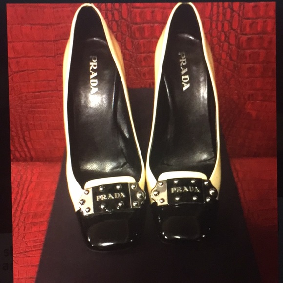 AUTHENTIC PRADA SHOE -PATENT LEATHER WHITE £ BLACK - Picture 1 of 8